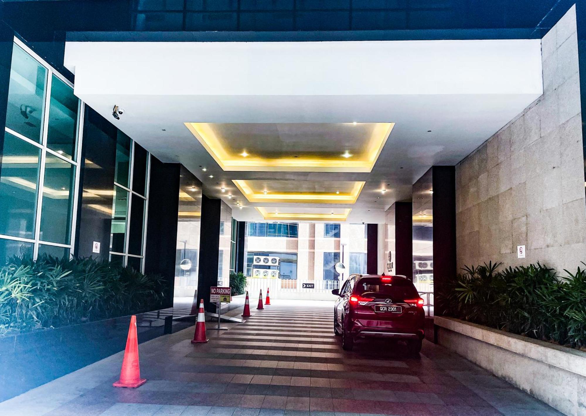 Klcc Suites By Nhb Kuala Lumpur Exterior photo