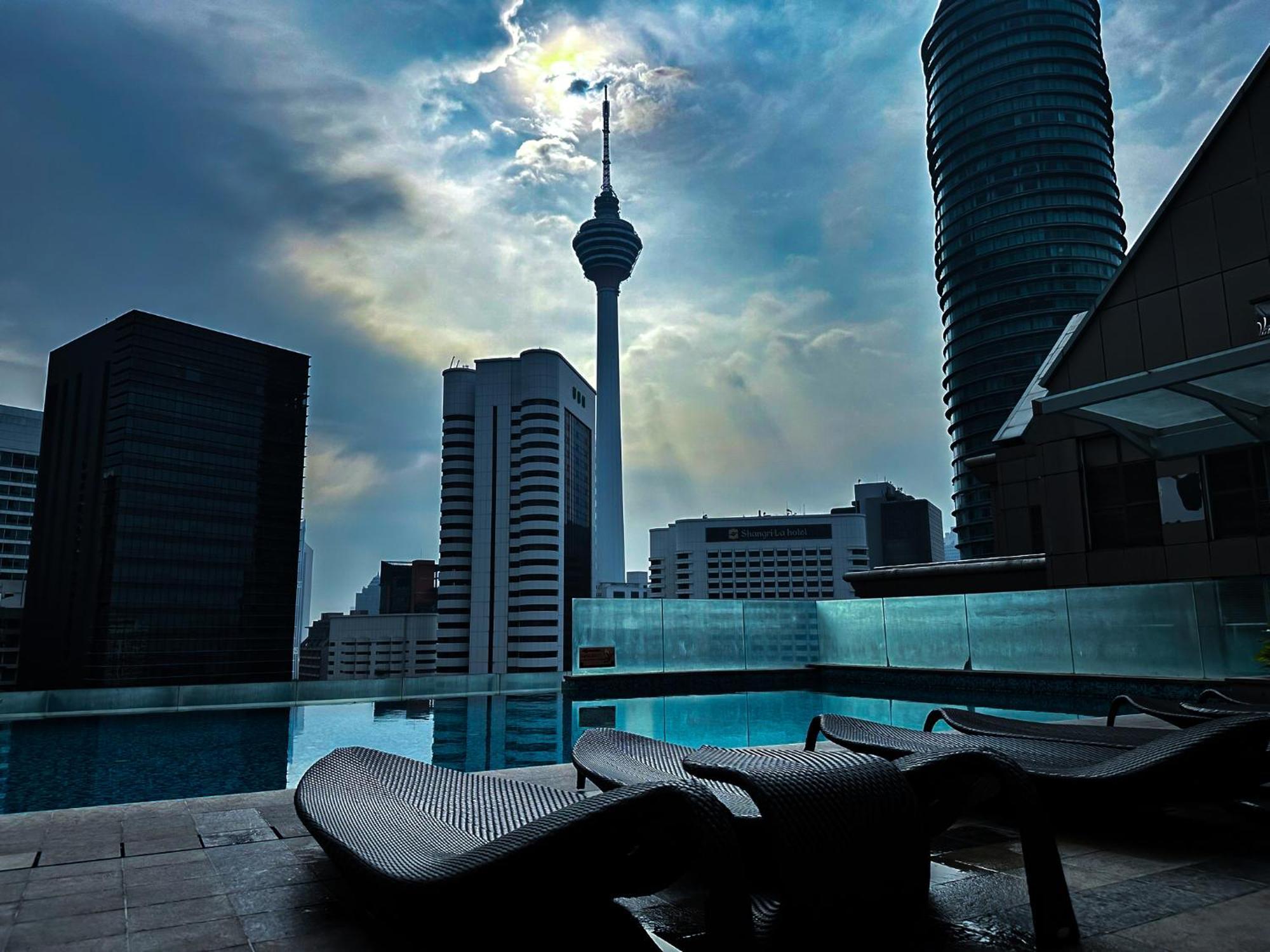 Klcc Suites By Nhb Kuala Lumpur Exterior photo
